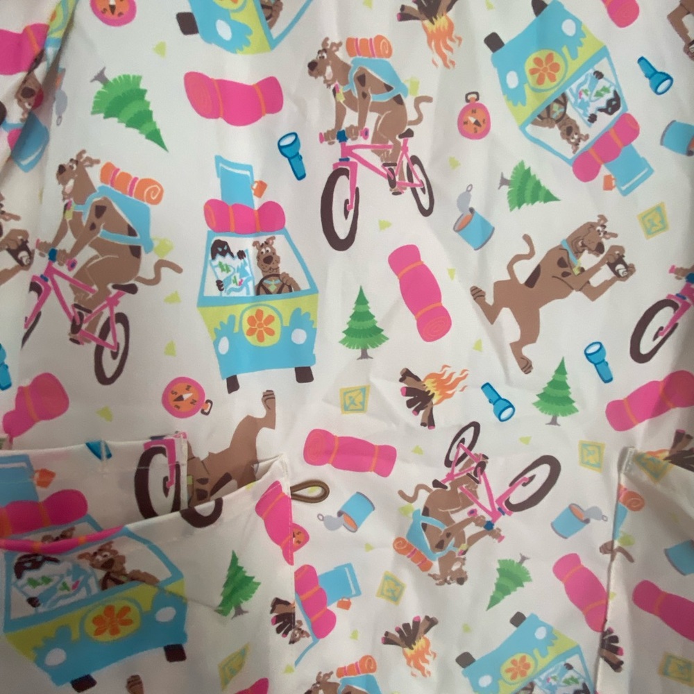 Colorful Printed Scrub Top - Picture 4 of 4